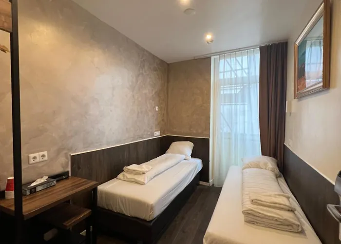 Hotel Orange Tulip *