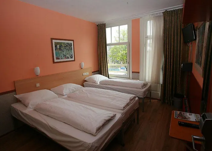 Orange Tulip Hotel *