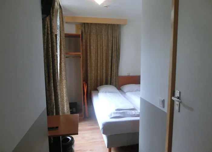 Hotel Orange Tulip *