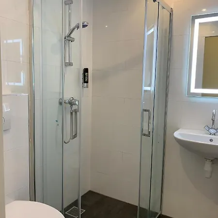 Orange Tulip * أمستردام