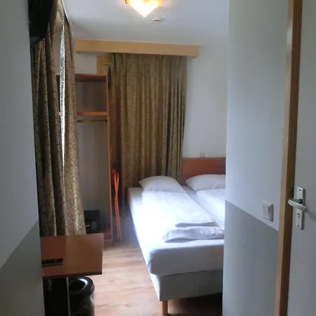 فندق Orange Tulip *