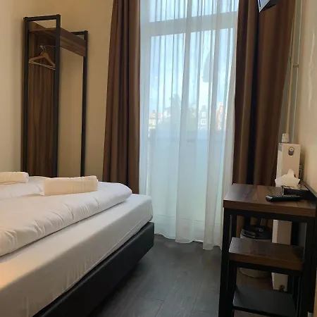 Hotel Orange Tulip